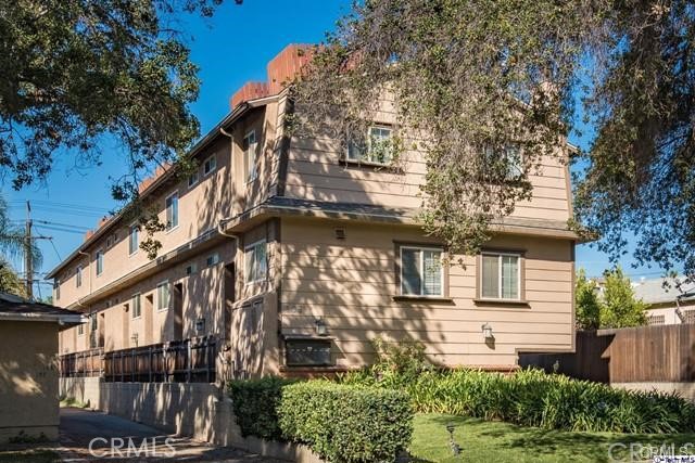 163 N Parkwood Ave #4, Pasadena, CA 91107