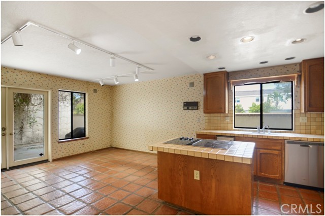 627 19th Street, Huntington Beach CA: https://media.crmls.org/medias/4674aa78-00c9-42a4-9c4f-270b4b4ef47a.jpg
