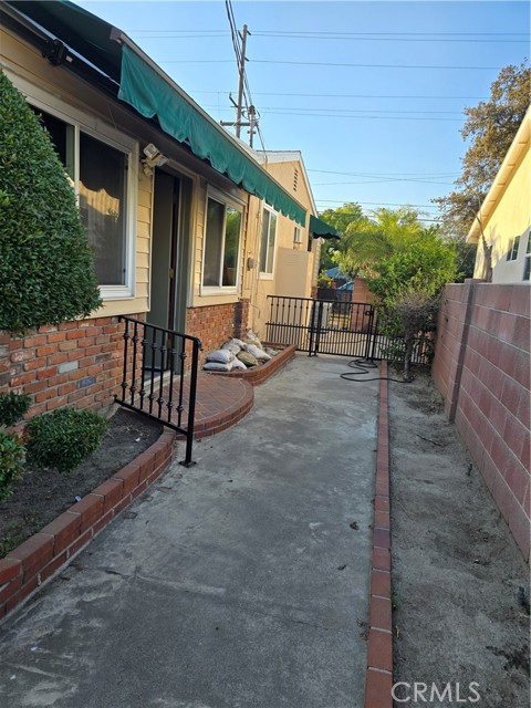 706 W Orangethorpe Avenue, Fullerton CA: https://media.crmls.org/medias/4674d800-2e63-423f-8f34-245c69be71f7.jpg