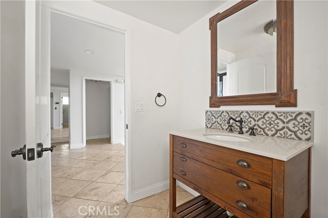 Detail Gallery Image 29 of 43 For 4404 San Blas, Woodland Hills,  CA 91364 - 3 Beds | 2/1 Baths