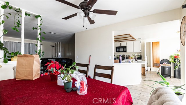 Detail Gallery Image 9 of 38 For 22993 Eyota, Apple Valley,  CA 92308 - 4 Beds | 2 Baths