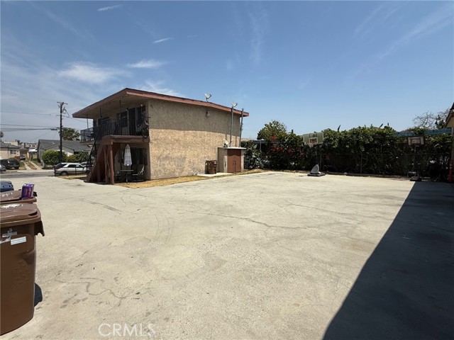 1324 W 109th Street, Los Angeles CA: https://media.crmls.org/medias/46753ade-a794-4b91-aeff-426cf2e01337.jpg