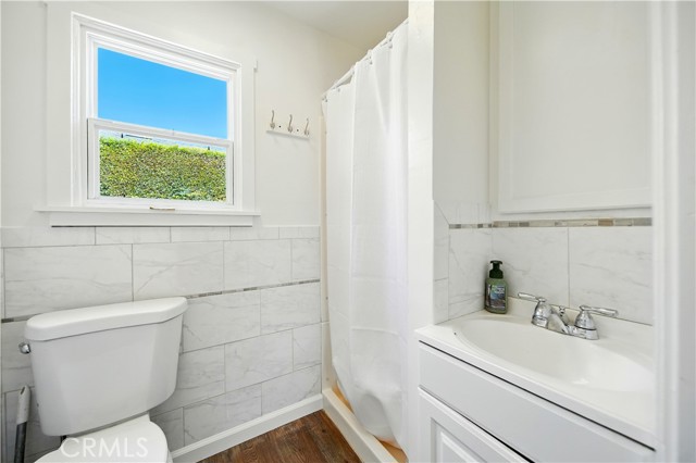 438 N Pasadena Avenue, Glendora CA: https://media.crmls.org/medias/4676c55b-a472-4860-becb-c2a0b99fdcb3.jpg