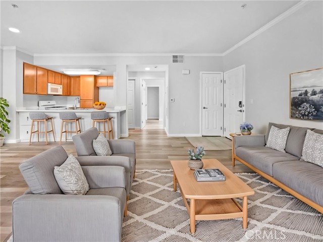 Detail Gallery Image 4 of 16 For 5201 Laguna Oaks, Elk Grove,  CA 95758 - 1 Beds | 1 Baths