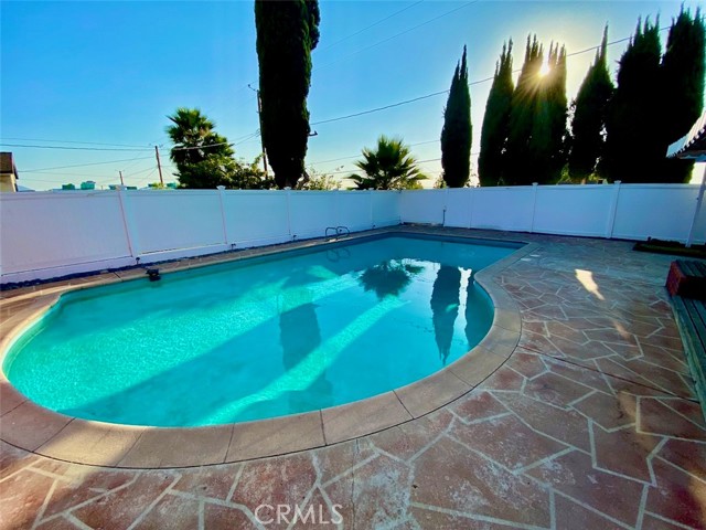 Detail Gallery Image 17 of 21 For 2801 N Keystone St, Burbank,  CA 91504 - 3 Beds | 2 Baths