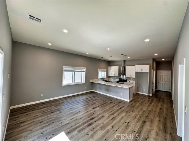 Detail Gallery Image 1 of 10 For 17434 Hart, Van Nuys,  CA 91406 - 3 Beds | 2 Baths