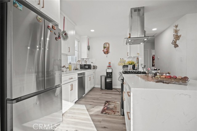 Detail Gallery Image 10 of 44 For 7323 Camellia Ave, North Hollywood,  CA 91605 - 5 Beds | 3 Baths