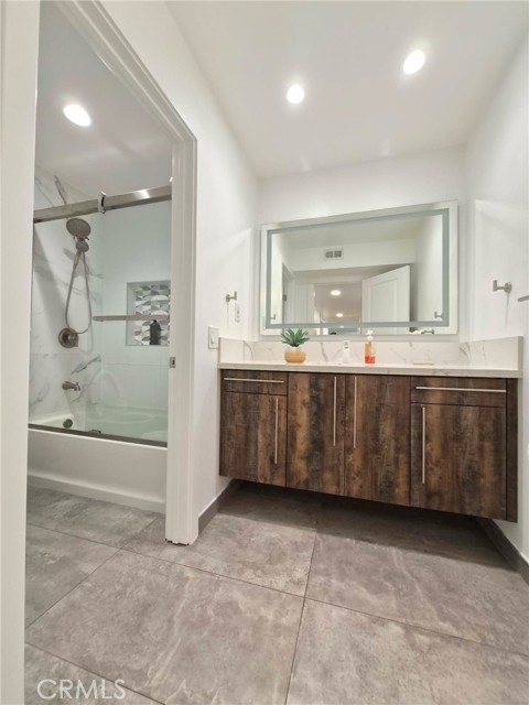 Detail Gallery Image 15 of 21 For 14201 Wiltshire, Westminster,  CA 92683 - 4 Beds | 2 Baths