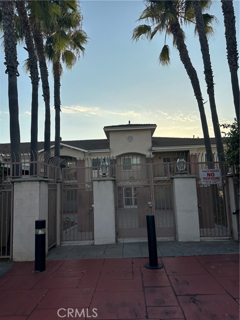 Detail Gallery Image 3 of 31 For 17888 Alburtis #B112,  Artesia,  CA 90701 - 2 Beds | 2 Baths