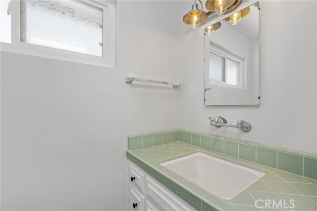 Detail Gallery Image 18 of 35 For 982 W 19th St, Upland,  CA 91784 - 3 Beds | 2/1 Baths
