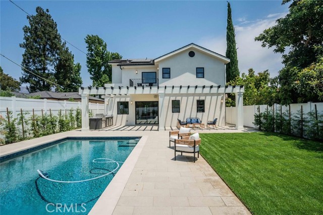 521 N Sparks Street, Burbank CA: https://media.crmls.org/medias/467ca95b-846b-4829-aeb9-77369cc52b67.jpg