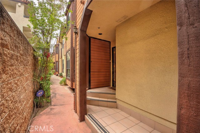 1161 SPAZIER Avenue, Glendale CA: https://media.crmls.org/medias/467cc614-3461-4dcd-850a-6e91a418a6fb.jpg