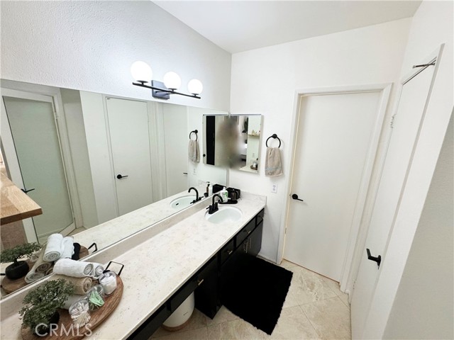 Detail Gallery Image 12 of 23 For 14315 Riverside Dr #207,  Sherman Oaks,  CA 91423 - 2 Beds | 2 Baths