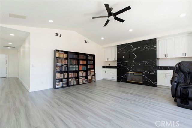 20128 Cavern Court, Saugus CA: https://media.crmls.org/medias/467d3659-0774-4f3d-8d73-e04614149806.jpg