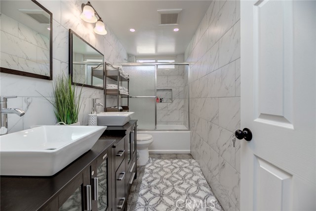 Detail Gallery Image 30 of 51 For 19847 Arminta St, Winnetka,  CA 91306 - 5 Beds | 3 Baths