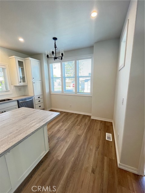 Detail Gallery Image 6 of 20 For 1550 Rimpau Ave #42,  Corona,  CA 92881 - 4 Beds | 2 Baths