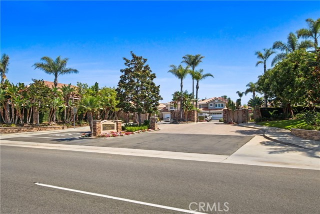 9221 Belcaro Drive, Huntington Beach CA: https://media.crmls.org/medias/467da87b-a4d8-4ce9-ba84-ac6cb09ad4d6.jpg