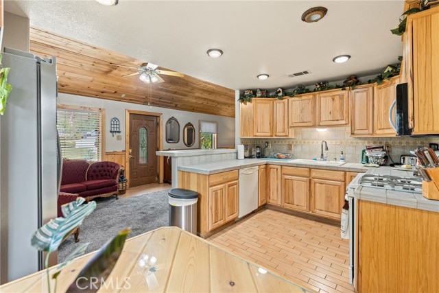 Detail Gallery Image 18 of 52 For 39441 Tokay, Cherry Valley,  CA 92223 - 3 Beds | 2 Baths