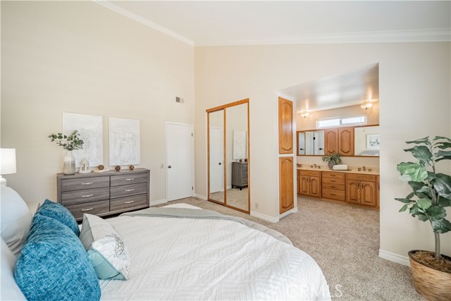 811 Oceanhill Drive, Huntington Beach CA: https://media.crmls.org/medias/467e2b33-1f02-48b0-97ff-24aeb6dd28b3.jpg