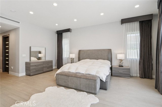 10418 Rubio Avenue, Granada Hills CA: https://media.crmls.org/medias/467f0793-6ade-456a-b1ab-1b18bca2cafb.jpg