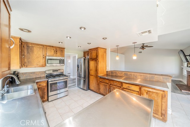 Detail Gallery Image 20 of 53 For 6744 Mission Grove, Riverside,  CA 92506 - 4 Beds | 2 Baths