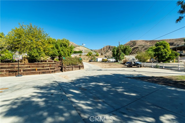 10161 Foothill Boulevard, Sylmar CA: https://media.crmls.org/medias/467fed24-0b7d-4182-8c1a-852cff0f37a6.jpg