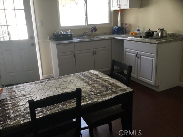 Detail Gallery Image 3 of 16 For 20957 Community St, Canoga Park,  CA 91304 - 3 Beds | 2 Baths