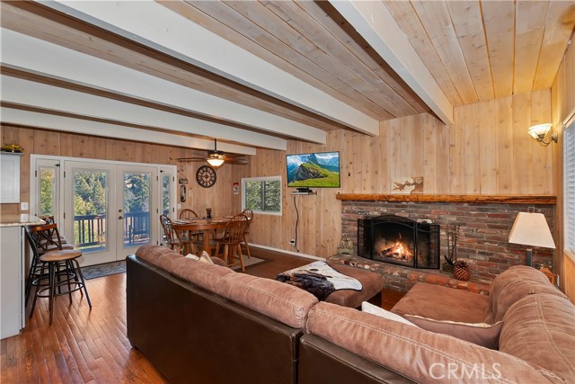 28621 Shenandoah Drive, Lake Arrowhead CA: https://media.crmls.org/medias/4681393a-09a7-413b-99fd-42f555f7ee5e.jpg