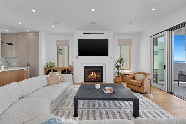505 Bayview Drive, Manhattan Beach CA: https://media.crmls.org/medias/468170f5-6832-49e9-8518-44ec8828142e.jpg