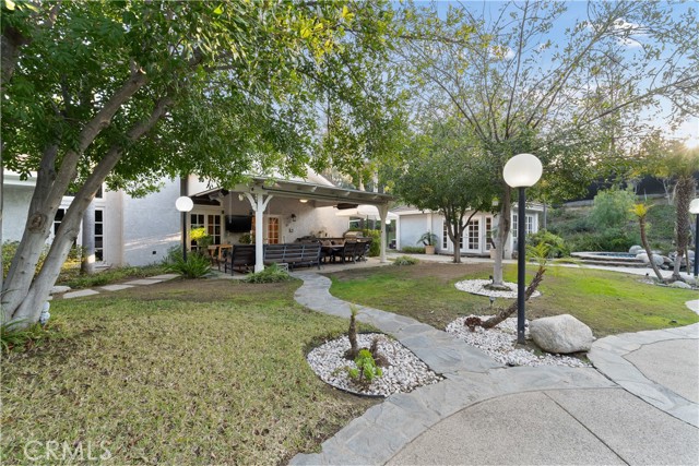 6011 Paseo La Vista, Woodland Hills CA: https://media.crmls.org/medias/46819324-a540-4906-850f-cefc56e65c19.jpg
