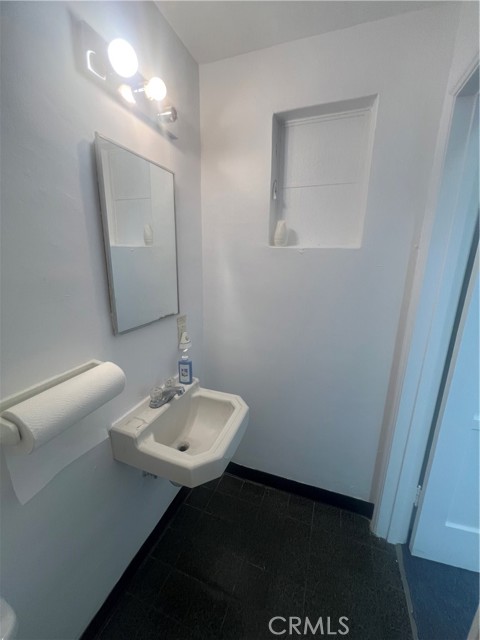 4310 W Victory Boulevard, Burbank, California 91505, ,Commercial Lease,For Rent,4310 W Victory Boulevard,CRBB25020071