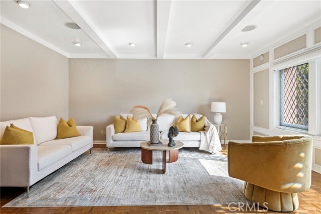 Detail Gallery Image 5 of 45 For 3250 Velma Dr, Los Angeles,  CA 90068 - 3 Beds | 2 Baths