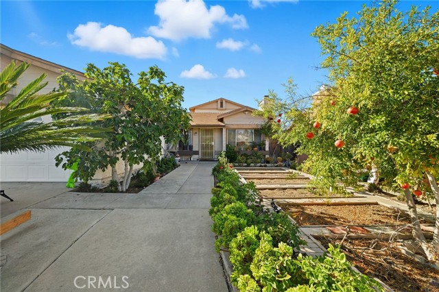 Detail Gallery Image 5 of 33 For 7857 Embry Point, San Diego,  CA 92126 - 5 Beds | 3 Baths