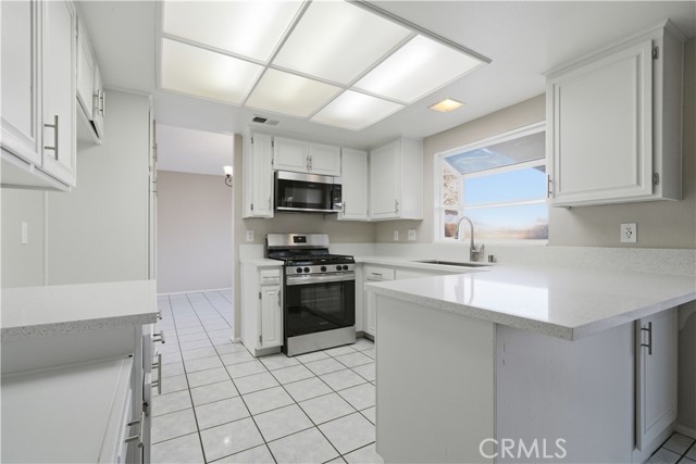 Detail Gallery Image 13 of 38 For 3621 Apollo, Palmdale,  CA 93550 - 3 Beds | 2/1 Baths