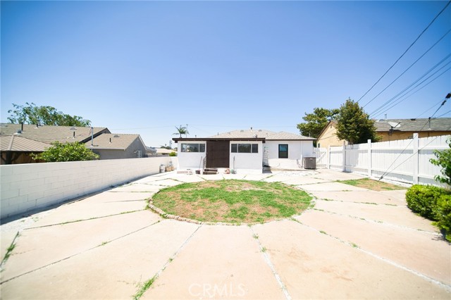 1336 W 118th Street, Los Angeles CA: https://media.crmls.org/medias/46823b54-2aaa-464f-9ca7-a814ff98e68d.jpg