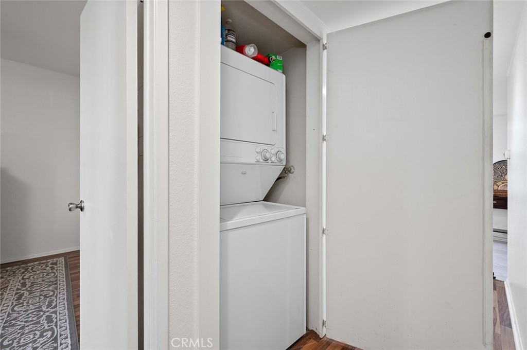 https://media.crmls.org/medias/46825b8d-64a5-4813-8f99-a4be76400a8e.jpg?preset=X-Large