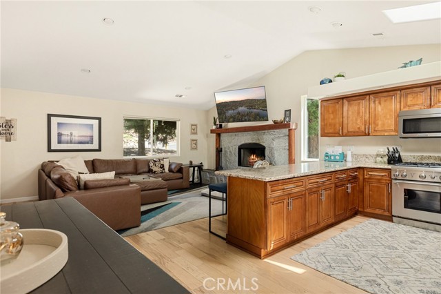 Detail Gallery Image 8 of 30 For 434 Klamath Dr, Lake Arrowhead,  CA 92352 - 4 Beds | 2/1 Baths