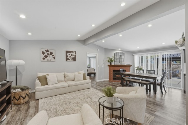 Detail Gallery Image 4 of 40 For 32015 Quartz, Castaic,  CA 91384 - 3 Beds | 2 Baths