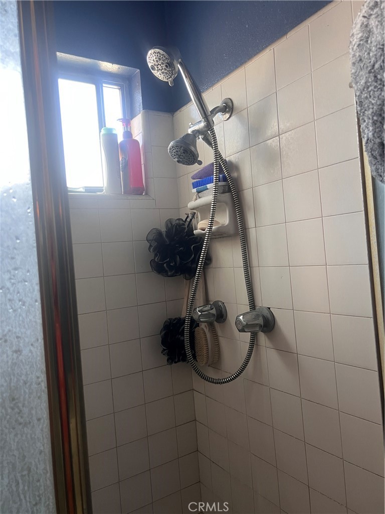 https://media.crmls.org/medias/4684b0f2-169a-40b0-a5b9-c67a9d4d401a.jpg?preset=X-Large