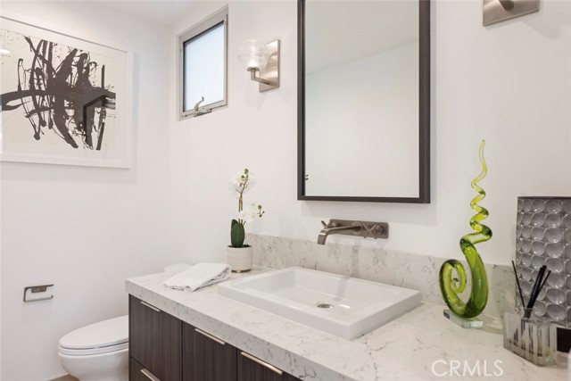 Detail Gallery Image 15 of 37 For 212 the Strand, Hermosa Beach,  CA 90254 - 4 Beds | 5/1 Baths