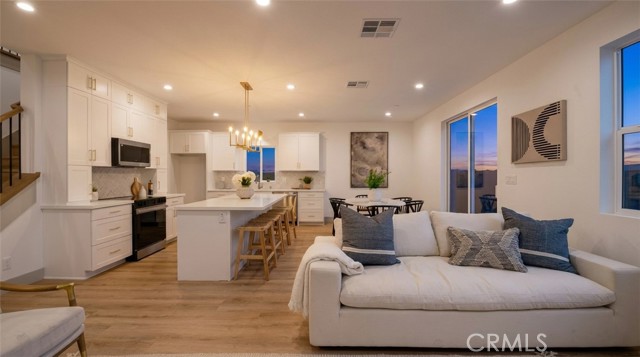 Detail Gallery Image 30 of 36 For 15534 Colorado Ave, Paramount,  CA 90723 - 4 Beds | 2/1 Baths