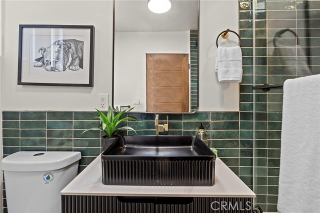 Detail Gallery Image 18 of 36 For 7010 Loyal Trl, Los Angeles,  CA 90068 - 2 Beds | 3 Baths