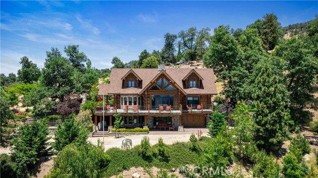 26000 Deertrail Drive, Tehachapi CA: https://media.crmls.org/medias/4688b37e-eb38-4e8e-8176-73e1e6f35251.jpg