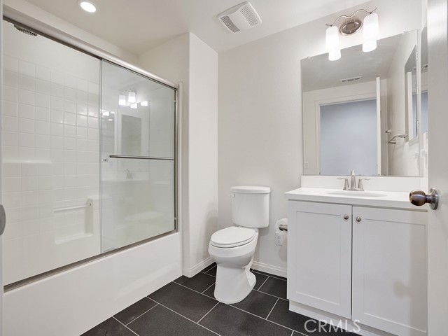 Detail Gallery Image 5 of 16 For 15331 Jasmine Ln #105,  Gardena,  CA 90249 - 4 Beds | 4 Baths