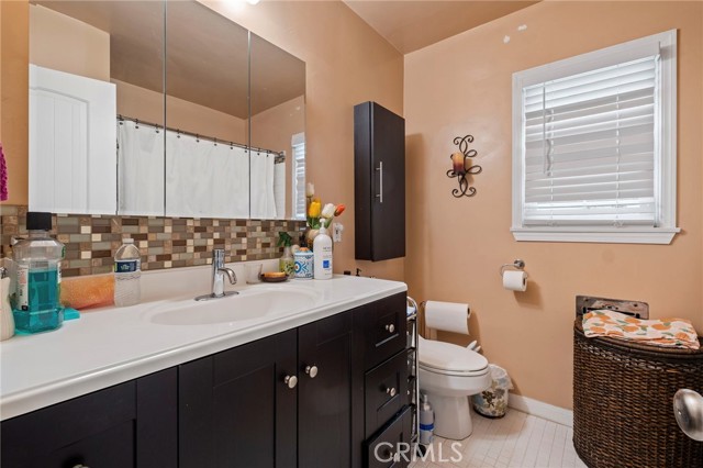 Detail Gallery Image 8 of 12 For 12540 Barbara Ann St, North Hollywood,  CA 91605 - 3 Beds | 2 Baths