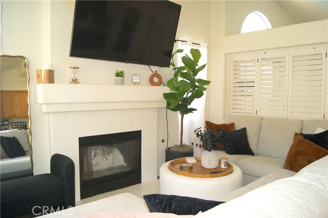 Detail Gallery Image 13 of 26 For 4012 Larkspur Ave, Rialto,  CA 92377 - 4 Beds | 2 Baths