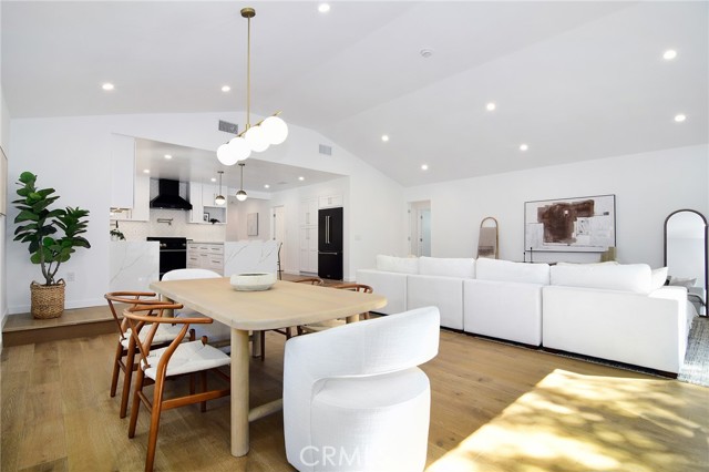 17420 Collins Street photo 9