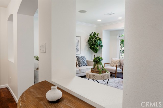 2019 Charlemagne Avenue photo 8