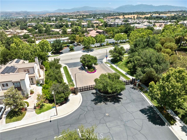 25679 Smoketree Lane, Valencia CA: https://media.crmls.org/medias/468a7ffb-2bfd-4d0b-9dd0-21cc720da302.jpg