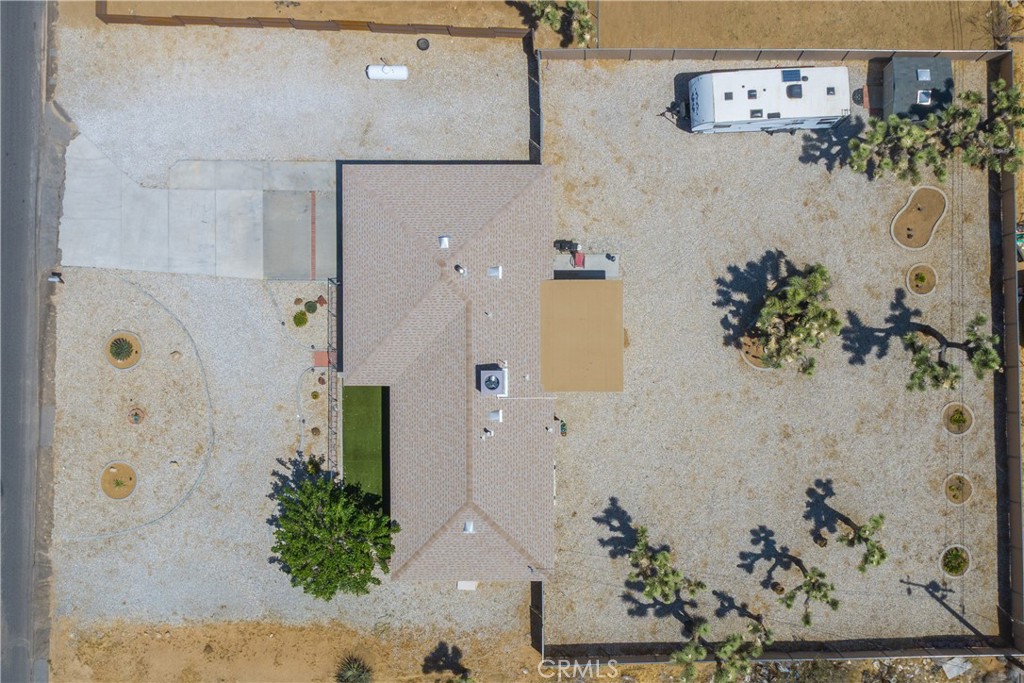 https://media.crmls.org/medias/468b31b1-41d4-4201-b6c7-8261a69c5327.jpg?preset=X-Large